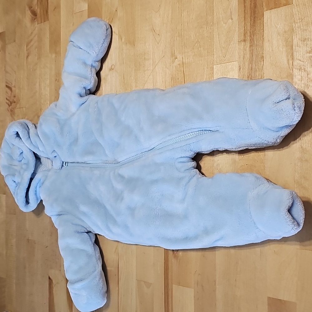 3 for $10 ❄️ Blue Fuzzy Bear Bunting 6-9M